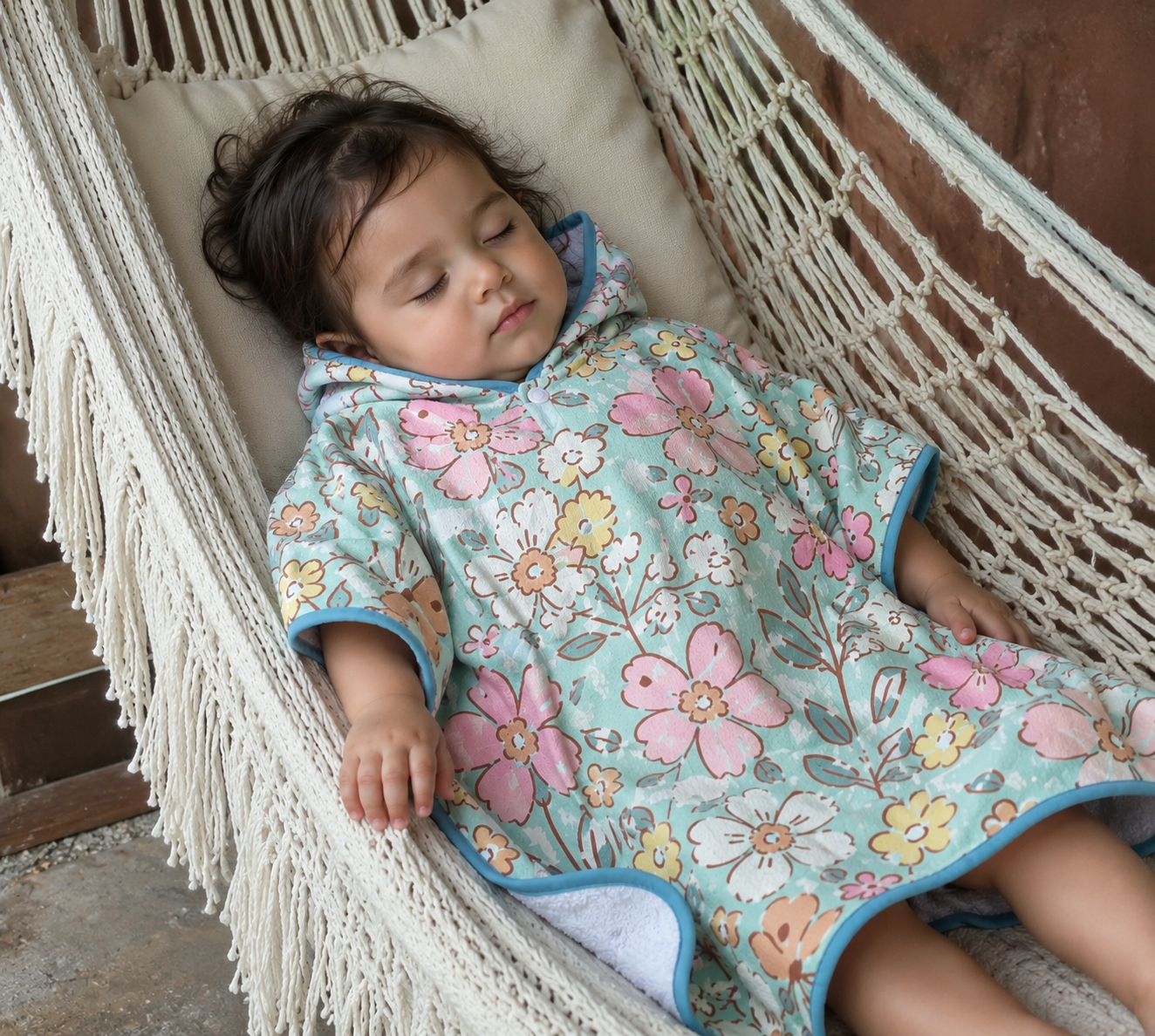 PONCHO DE PLAGE FLORAL PASTEL